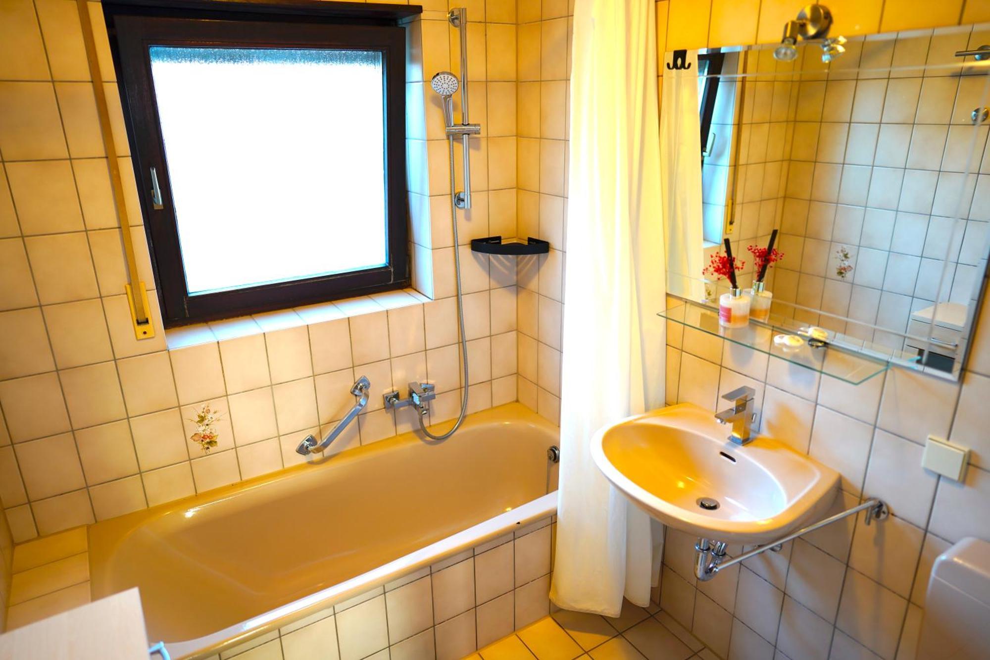 Grosse Ferienwohnung, Apartment In Leimen Wehome Komfort Esterno foto